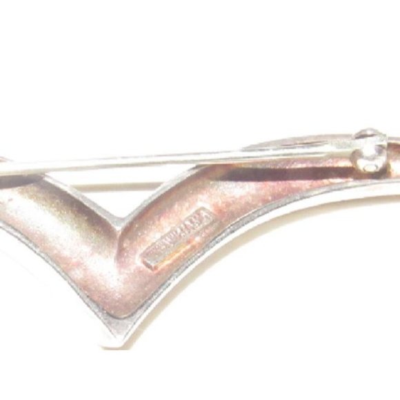 Tiffany & Co Vintage Sterling Modernist 'V' Brooch - Picture 10 of 12